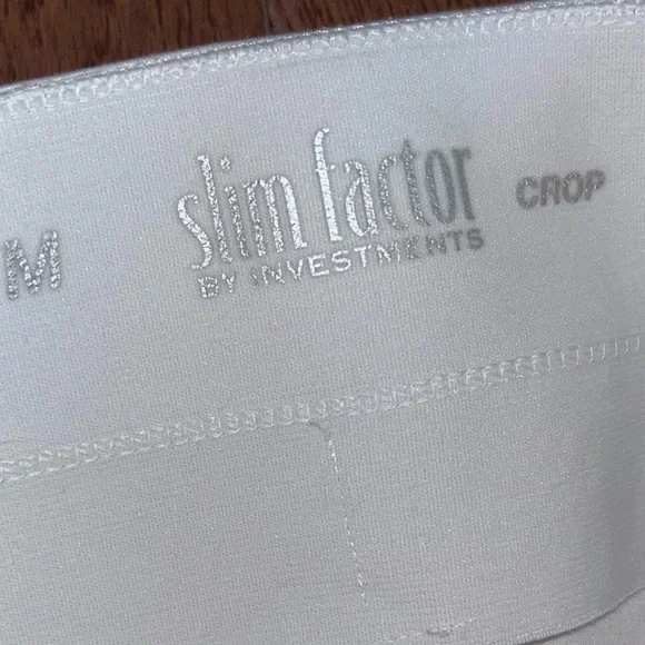 Slim Factor by Investments Stretch Crop Pants Size Medium with Pom Pom Hems - Picture 7 of 7